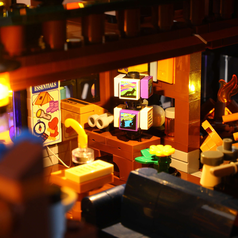 Lumibricks Retro House 10012 Aurora Cabin