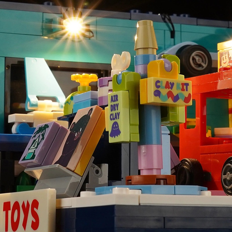 Lumibricks Town Life 15020 Toy Store Box