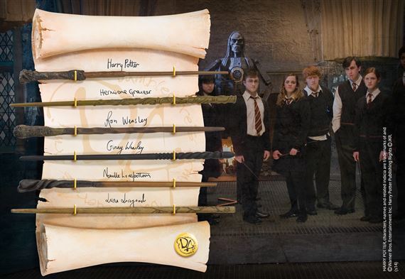 Harry Potter Présentoir Armée de Dumbledore + 6 Baguettes Magiques