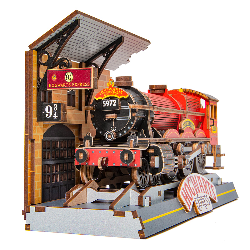 Harry Potter Puremind Wizarding Diorama Series Platform 9 3/4