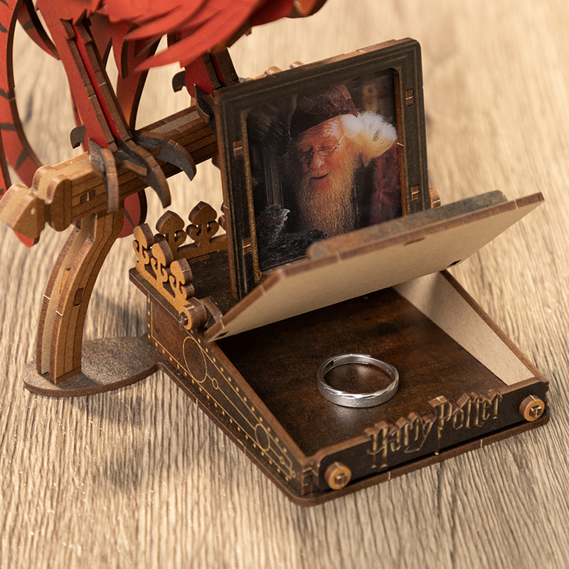 Harry Potter Puremind Wizarding Diorama Series Fawkes