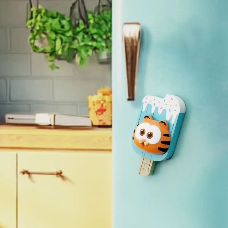 Garfield Fridge Magnet Series Pantasy 86817 Popsicle Fridge Magnet 10cm