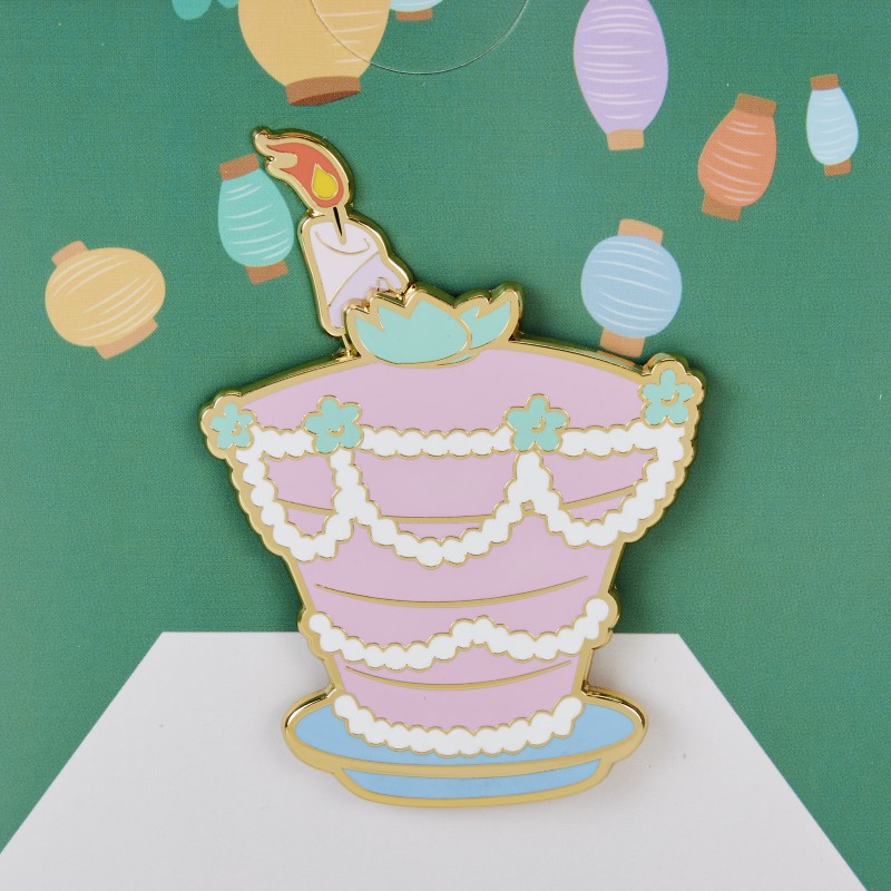 Disney Loungefly Pins Collector Box Alice In Wonderland Unbirthday Cake
